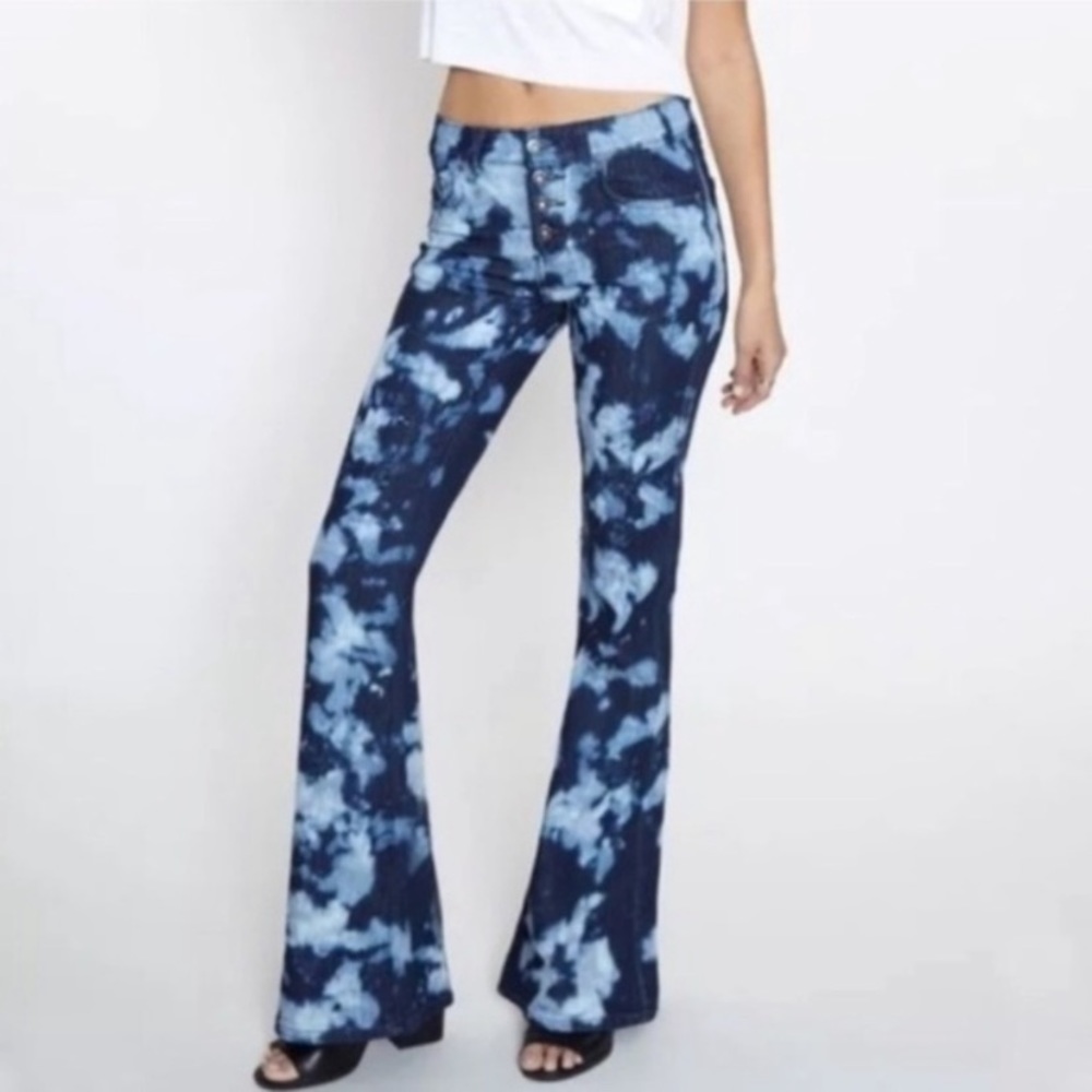 CARMAR Bleached Tie Dyed Flare Jean Sz 26